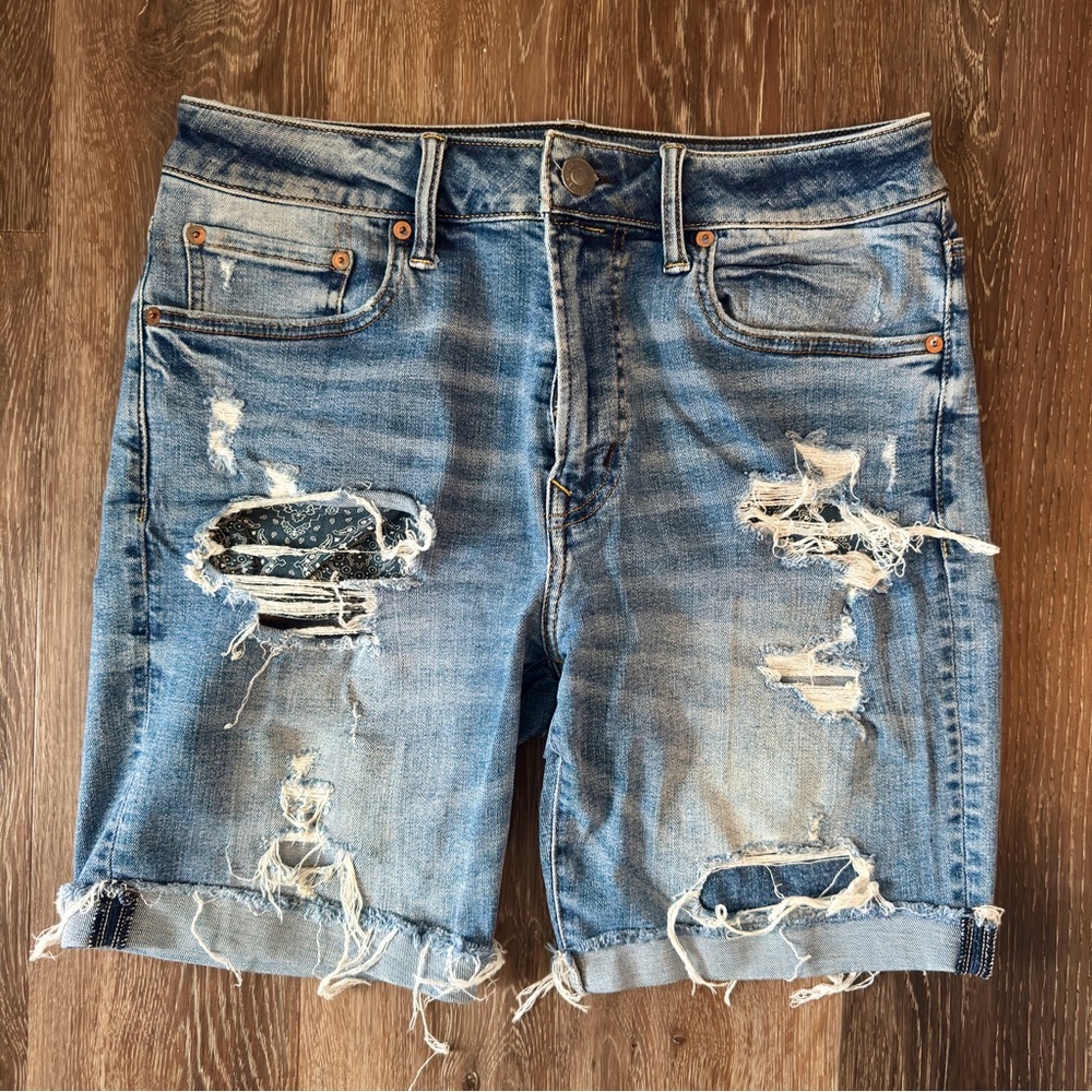 Men’s American Eagle Distressed Denim Shorts with Paisley Pockets